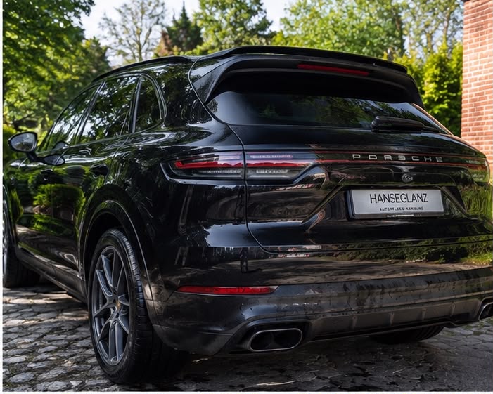 Porsche Cayenne Heckansicht Hochglanz-Finish